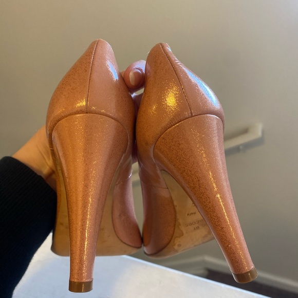 2 FOR $25 Marc By Marc Jacob’s Peach Glitter Pumps Peep Toe Leather 36.5 6.5 - Picture 2 of 6